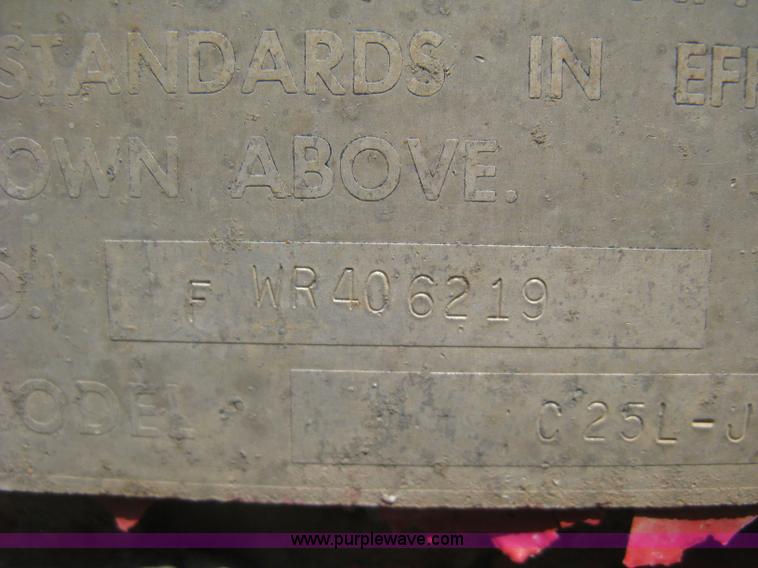 image for item H5271 1973 Fruehauf C25L-J2 low boy trailer