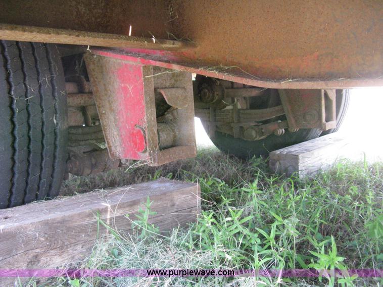 image for item H5271 1973 Fruehauf C25L-J2 low boy trailer