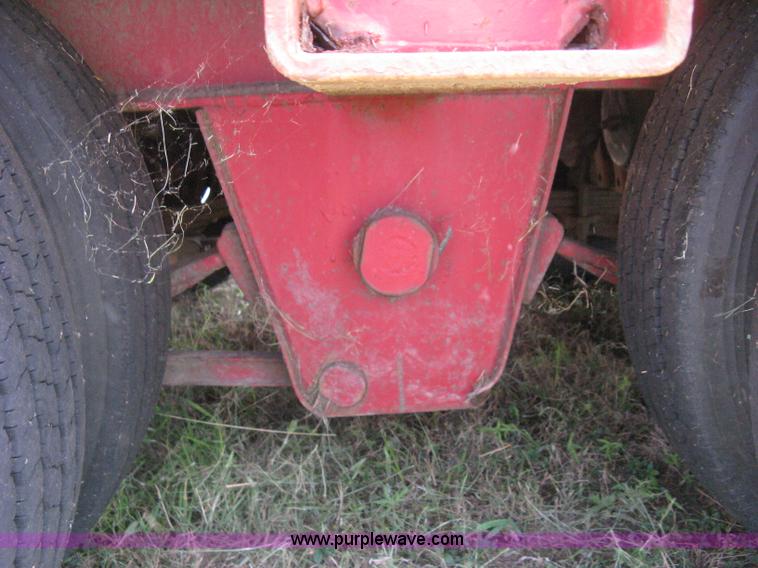 image for item H5271 1973 Fruehauf C25L-J2 low boy trailer