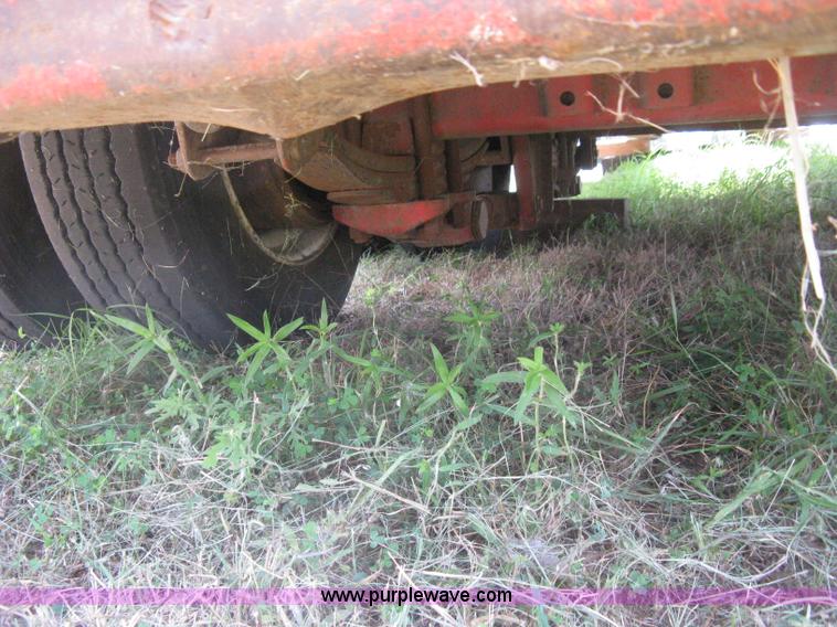 image for item H5271 1973 Fruehauf C25L-J2 low boy trailer