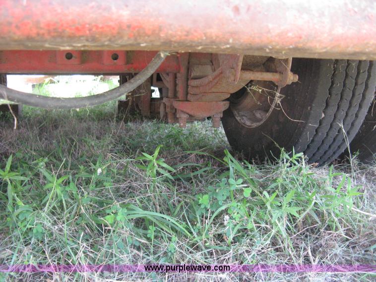 image for item H5271 1973 Fruehauf C25L-J2 low boy trailer