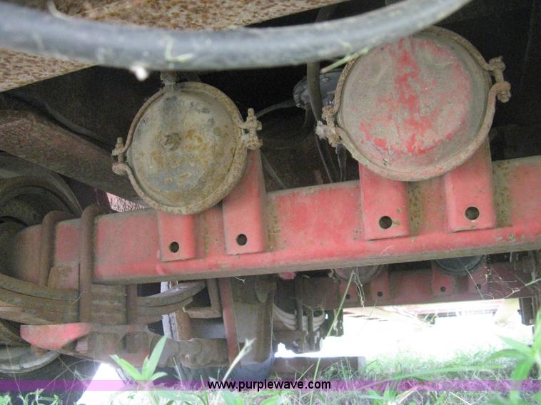 image for item H5271 1973 Fruehauf C25L-J2 low boy trailer