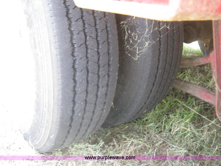 image for item H5271 1973 Fruehauf C25L-J2 low boy trailer