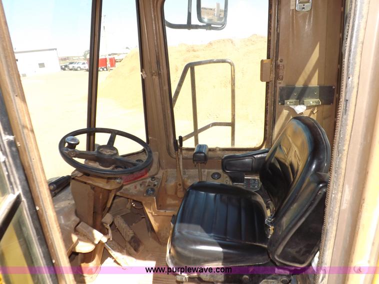 image for item H9142 1984 Caterpillar 980C wheel loader