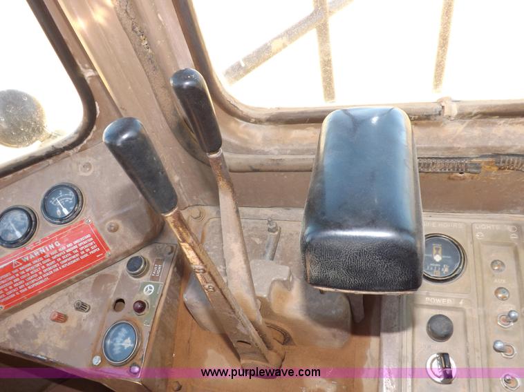 image for item H9142 1984 Caterpillar 980C wheel loader