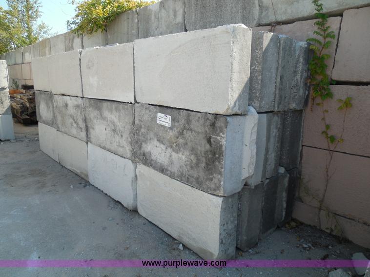 image for item I3288 (24) stacking concrete bunker blocks