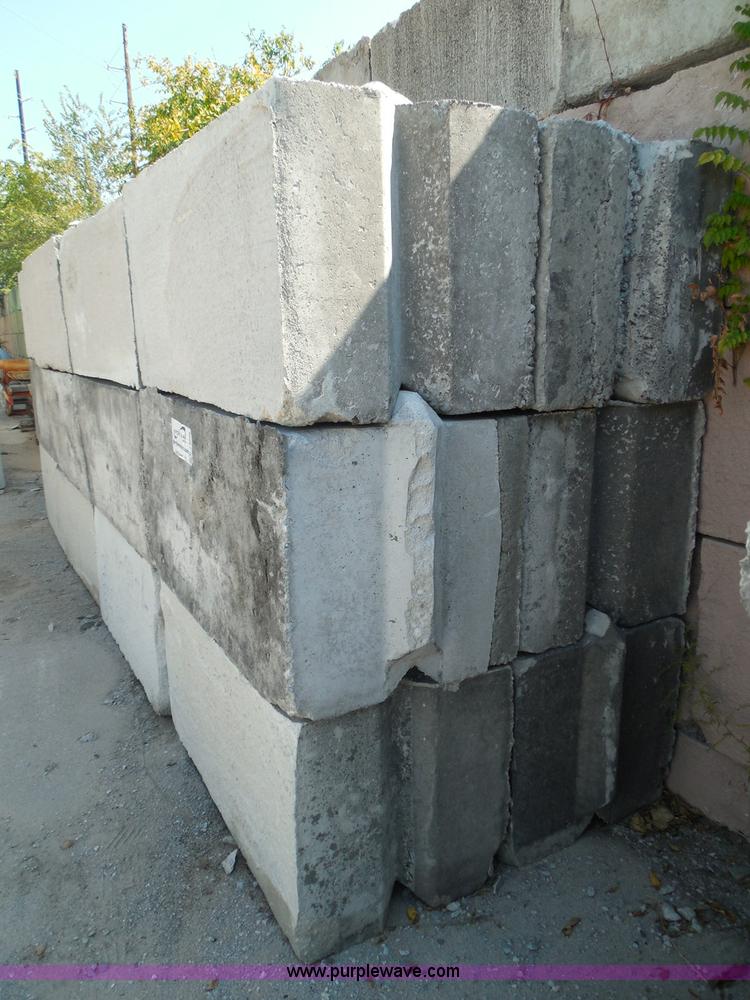 image for item I3288 (24) stacking concrete bunker blocks