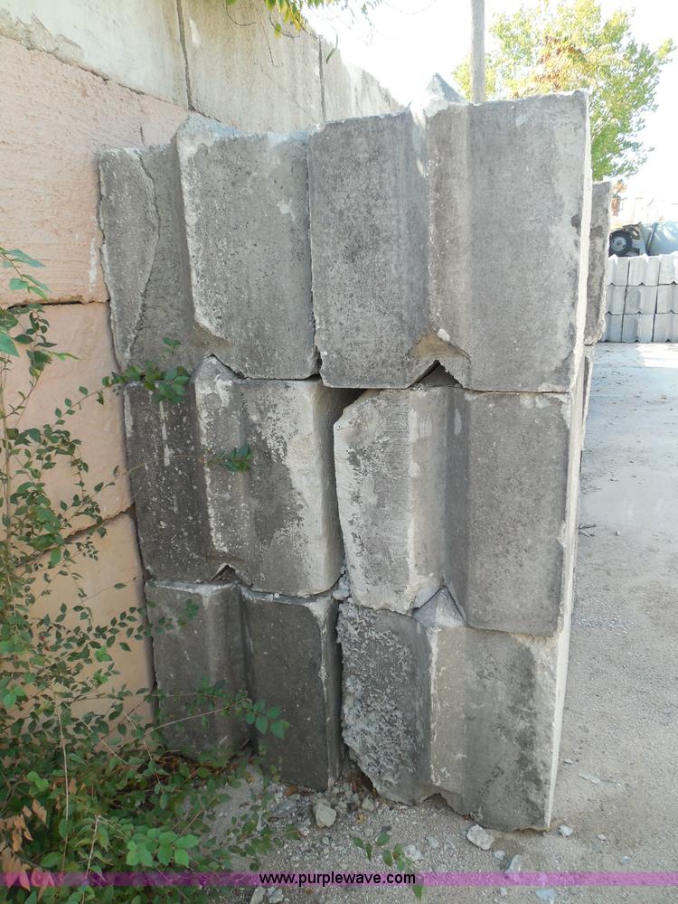 image for item I3288 (24) stacking concrete bunker blocks
