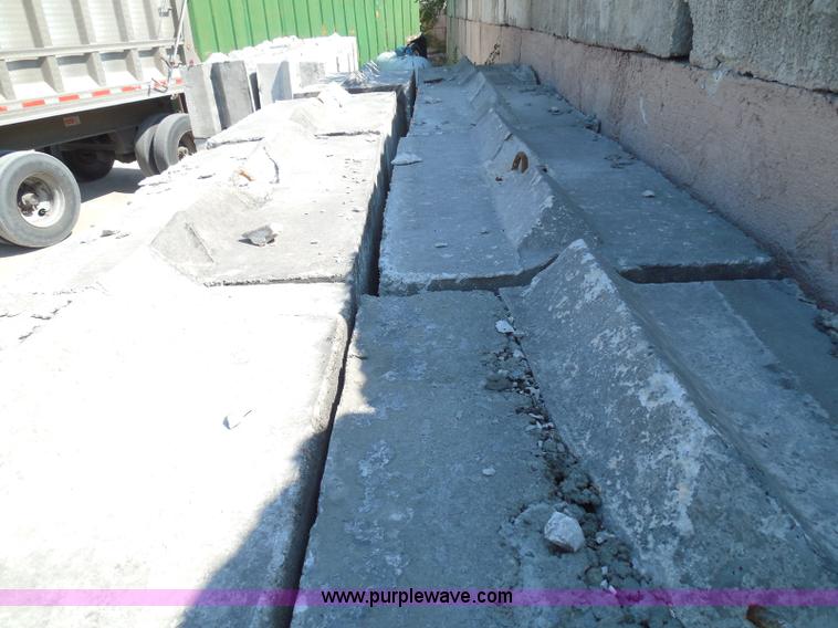 image for item I3288 (24) stacking concrete bunker blocks