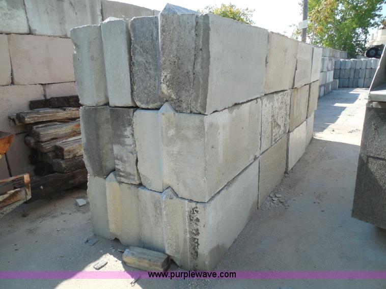 image for item I3289 (24) stacking concrete bunker blocks