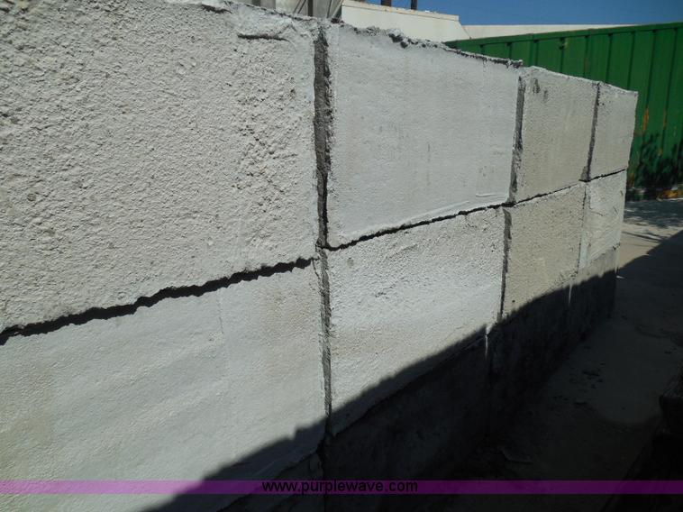 image for item I3289 (24) stacking concrete bunker blocks