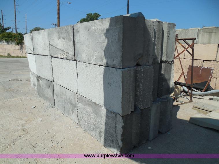 image for item I3290 (24) stacking concrete bunker blocks