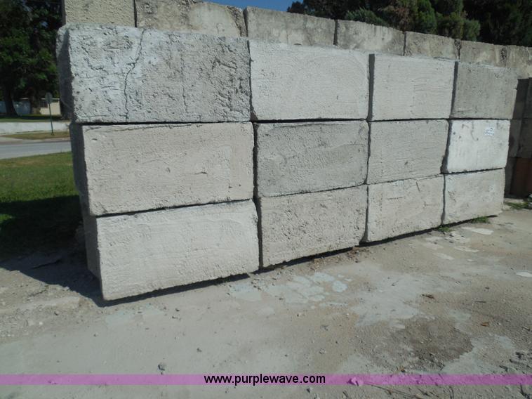 image for item I3291 (24) stacking concrete bunker blocks