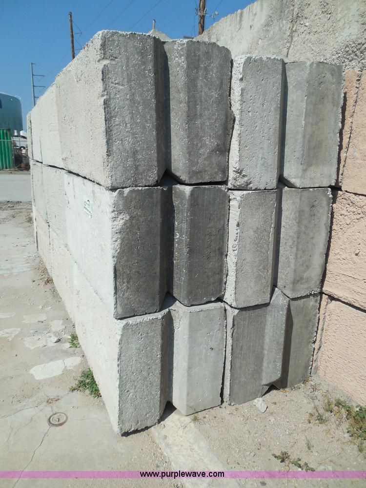 image for item I3291 (24) stacking concrete bunker blocks