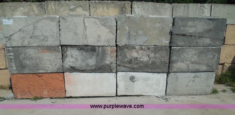 image for item I3292 (24) stacking concrete bunker blocks