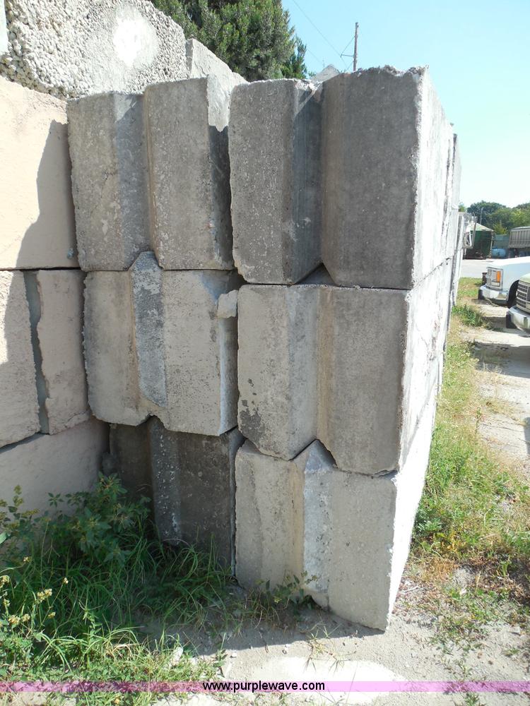 image for item I3293 (24) stacking concrete bunker blocks
