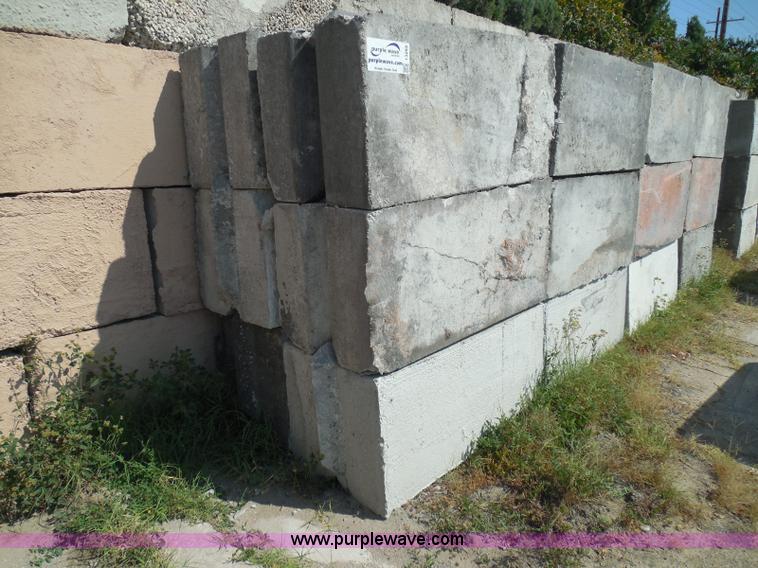 image for item I3293 (24) stacking concrete bunker blocks