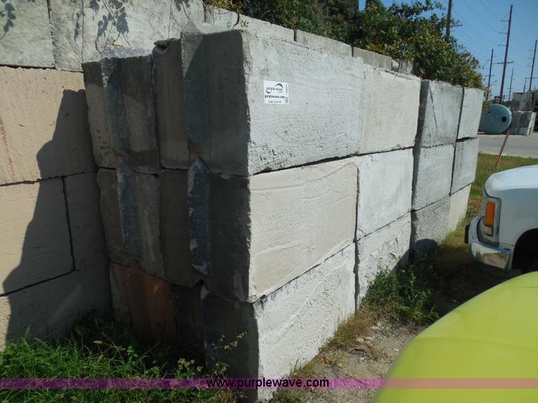 image for item I3294 (24) stacking concrete bunker blocks