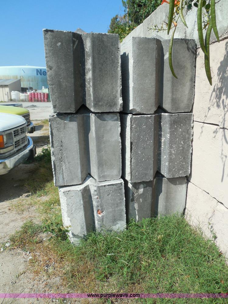 image for item I3294 (24) stacking concrete bunker blocks