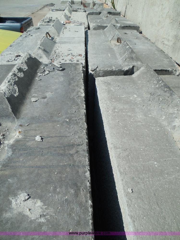 image for item I3294 (24) stacking concrete bunker blocks