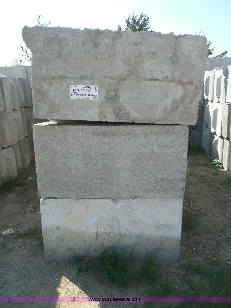 image for item I3296 (21) stacking concrete bunker blocks