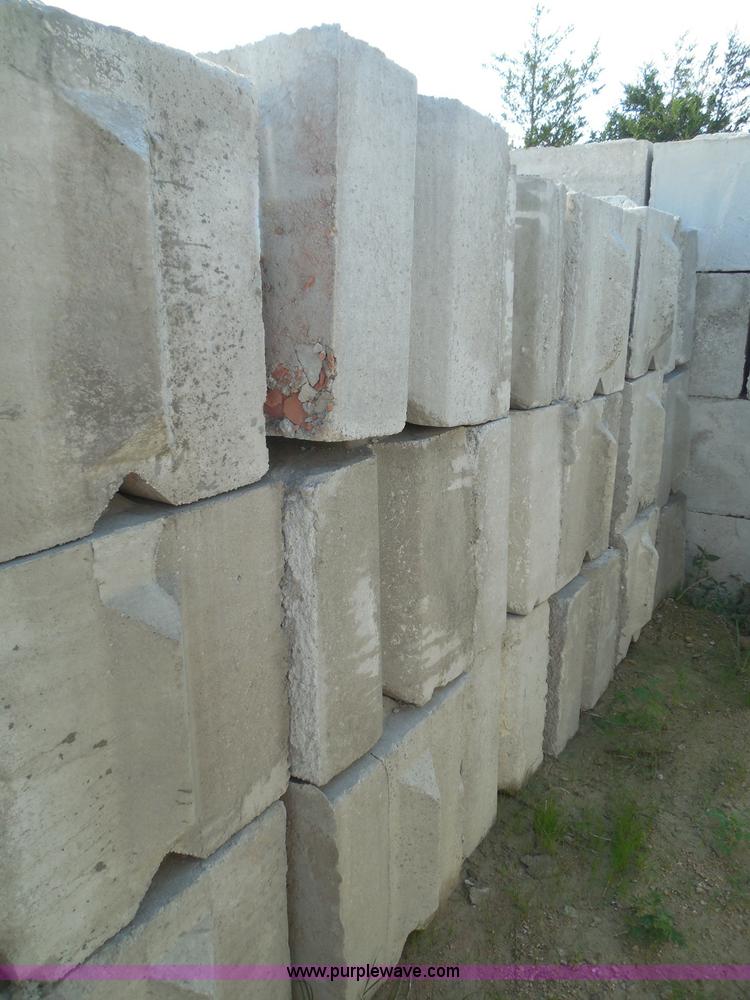 image for item I3296 (21) stacking concrete bunker blocks