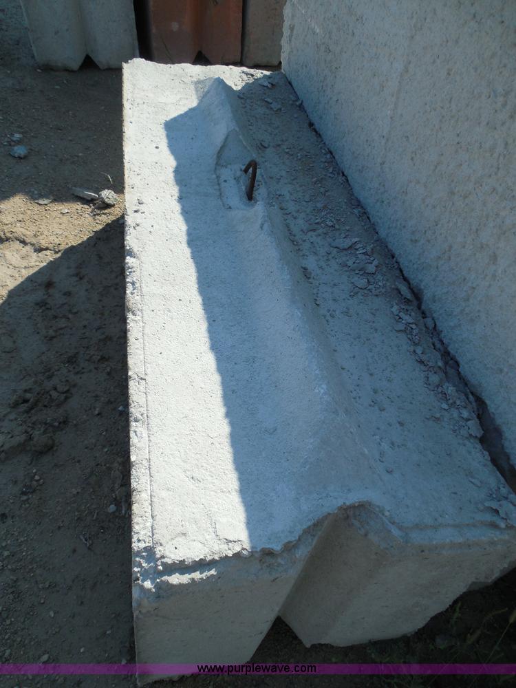 image for item I3300 (15) stacking concrete bunker blocks