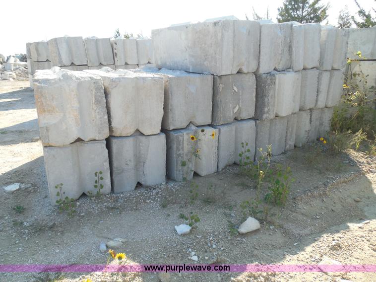 image for item I3303 (18) stacking concrete bunker blocks
