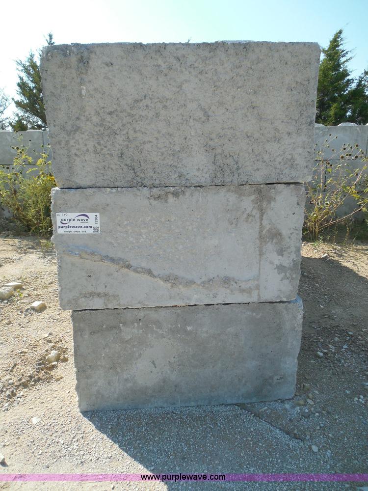 image for item I3304 (21) stacking concrete bunker blocks