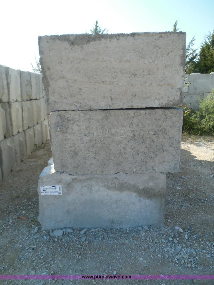 image for item I3305 (17) stacking bunker blocks