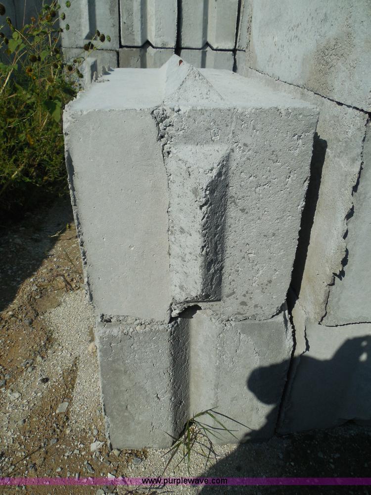 image for item I3305 (17) stacking bunker blocks