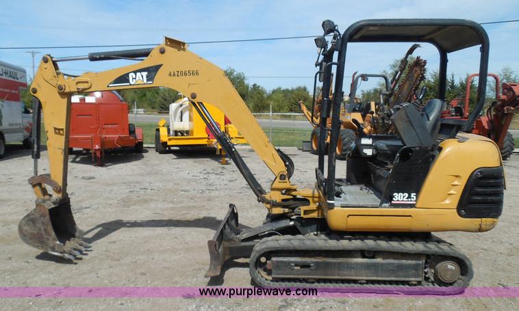 image for item I3313 2006 Caterpillar 302.5 mini excavator