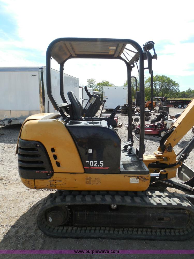 image for item I3313 2006 Caterpillar 302.5 mini excavator