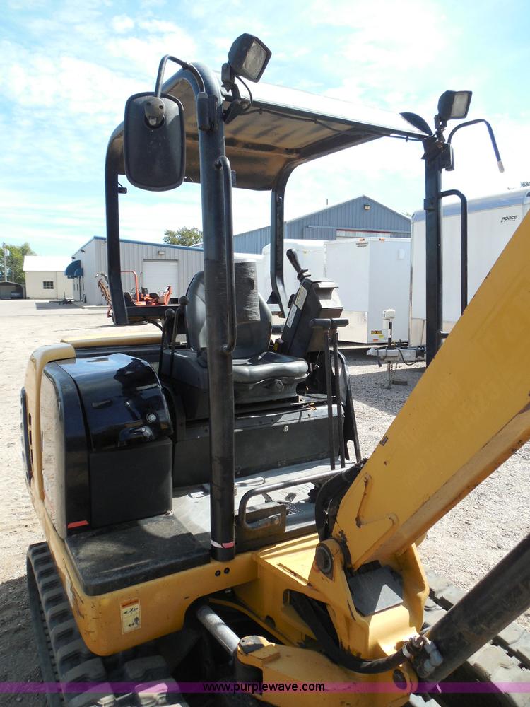 image for item I3313 2006 Caterpillar 302.5 mini excavator