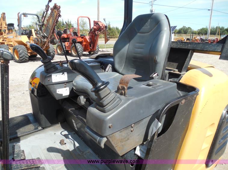 image for item I3313 2006 Caterpillar 302.5 mini excavator