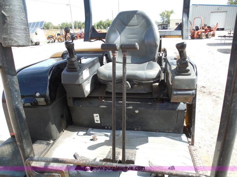 image for item I3313 2006 Caterpillar 302.5 mini excavator
