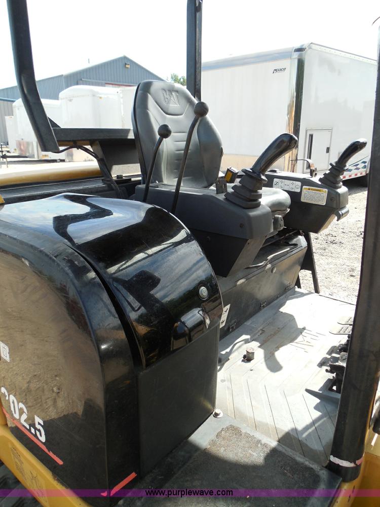 image for item I3313 2006 Caterpillar 302.5 mini excavator