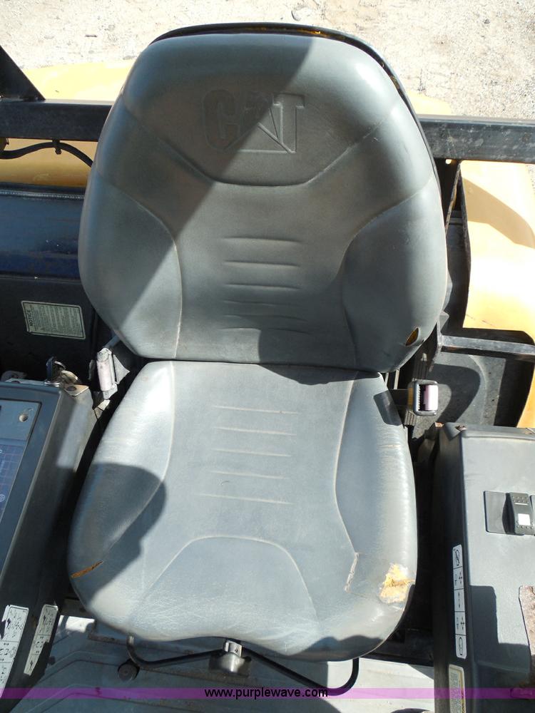 image for item I3313 2006 Caterpillar 302.5 mini excavator