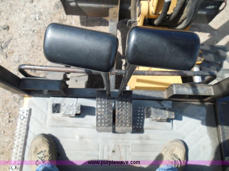 image for item I3313 2006 Caterpillar 302.5 mini excavator
