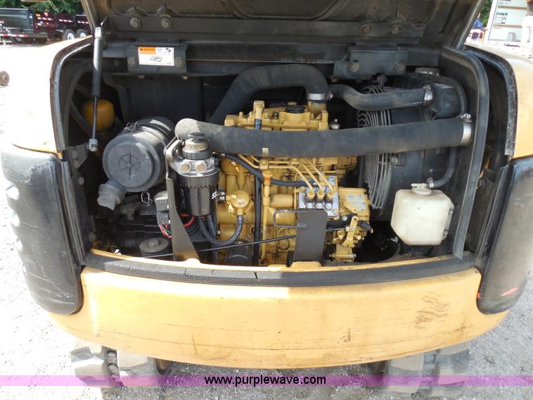 image for item I3313 2006 Caterpillar 302.5 mini excavator