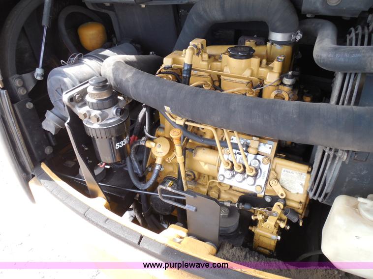 image for item I3313 2006 Caterpillar 302.5 mini excavator