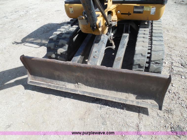 image for item I3313 2006 Caterpillar 302.5 mini excavator