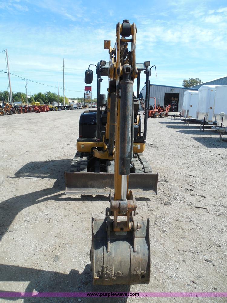 image for item I3313 2006 Caterpillar 302.5 mini excavator