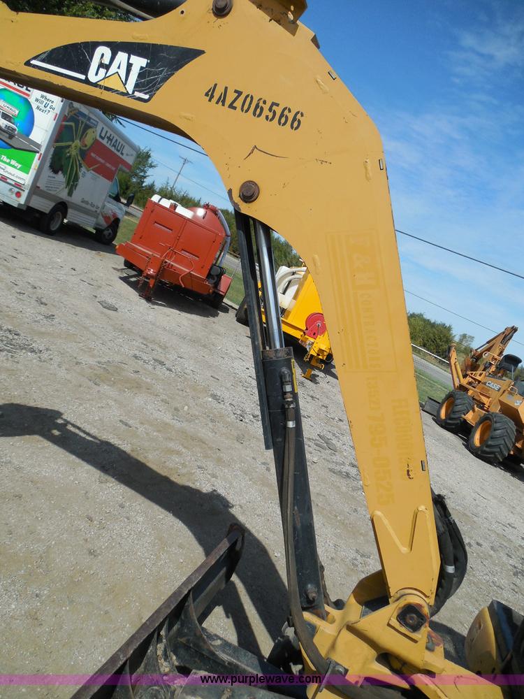 image for item I3313 2006 Caterpillar 302.5 mini excavator