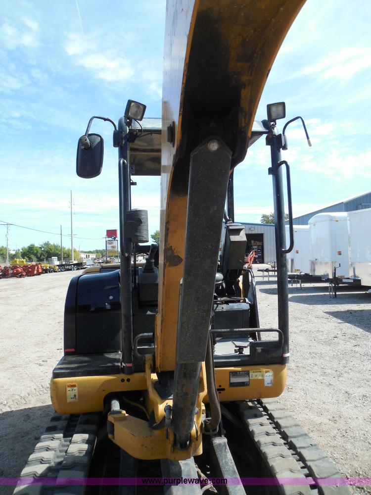 image for item I3313 2006 Caterpillar 302.5 mini excavator