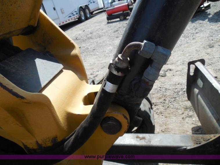 image for item I3313 2006 Caterpillar 302.5 mini excavator