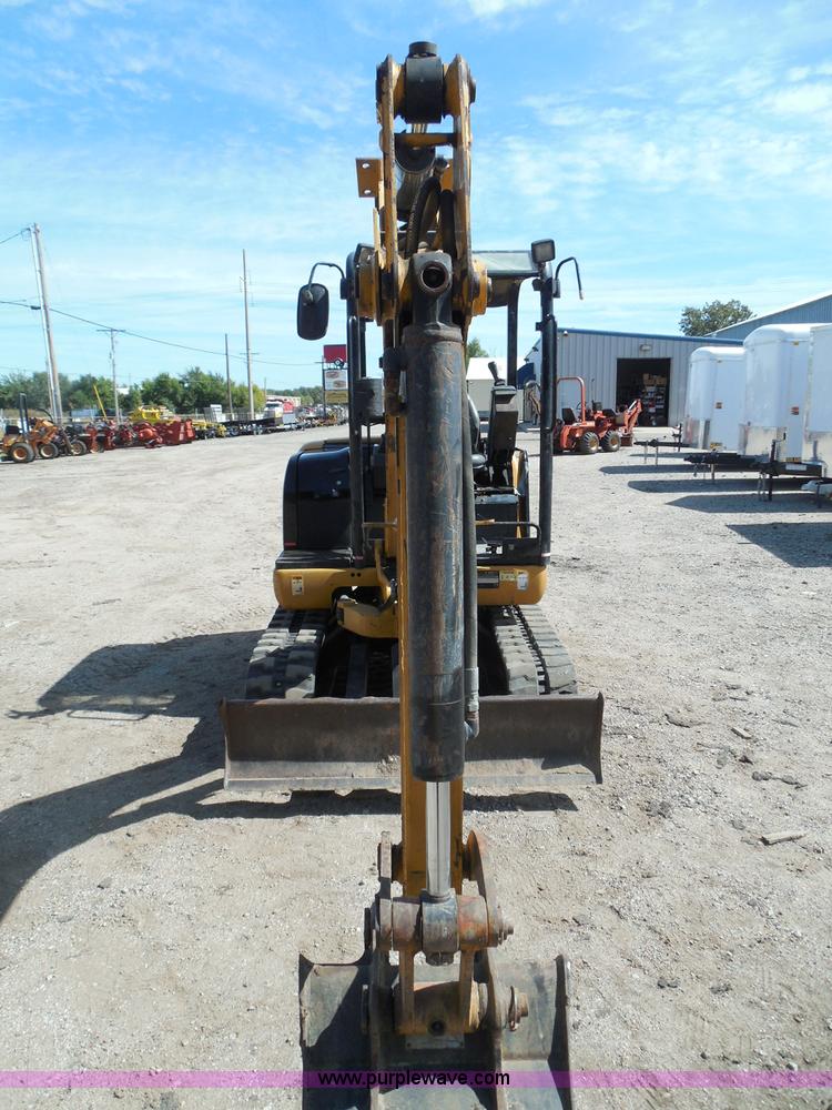 image for item I3313 2006 Caterpillar 302.5 mini excavator