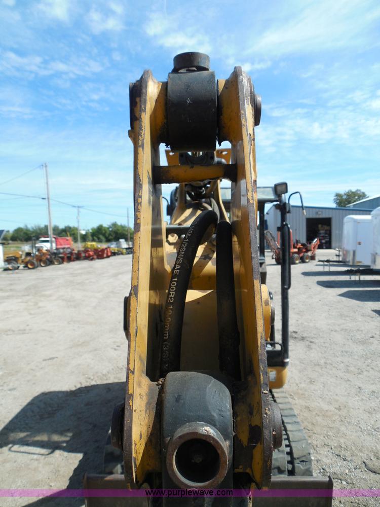 image for item I3313 2006 Caterpillar 302.5 mini excavator