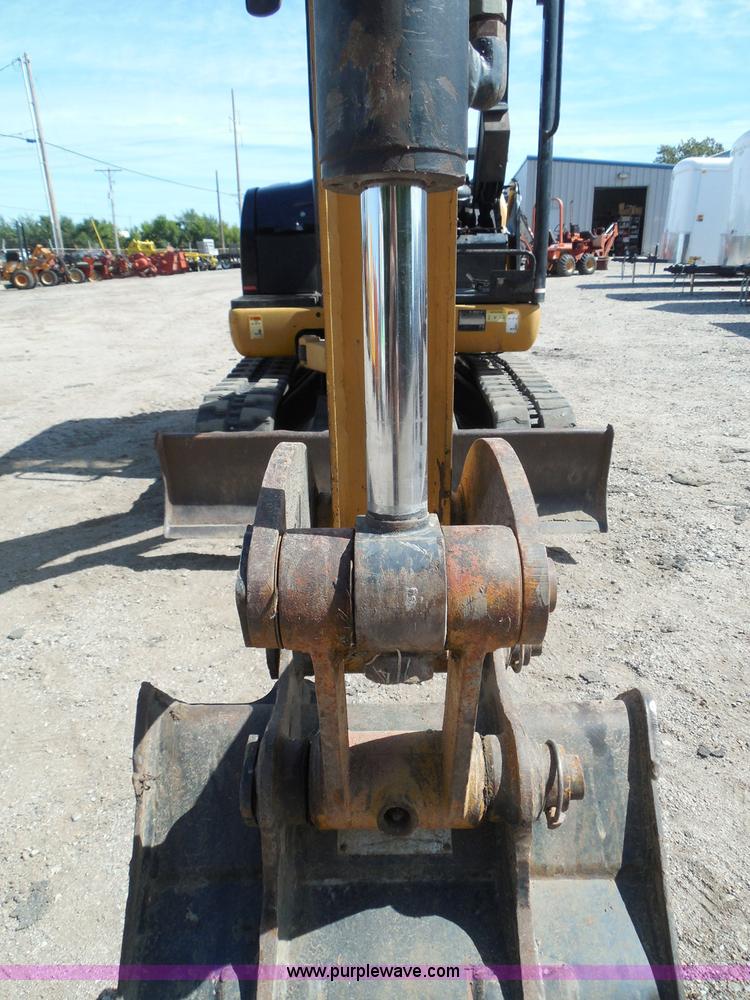 image for item I3313 2006 Caterpillar 302.5 mini excavator