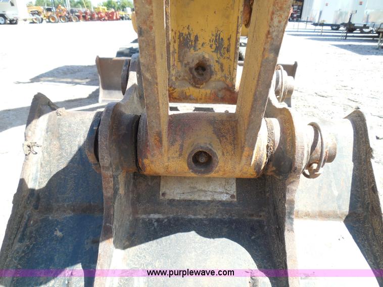 image for item I3313 2006 Caterpillar 302.5 mini excavator